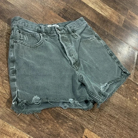 We The Free greenish gray denim Jean shorts button fly size 27 - Picture 5 of 9